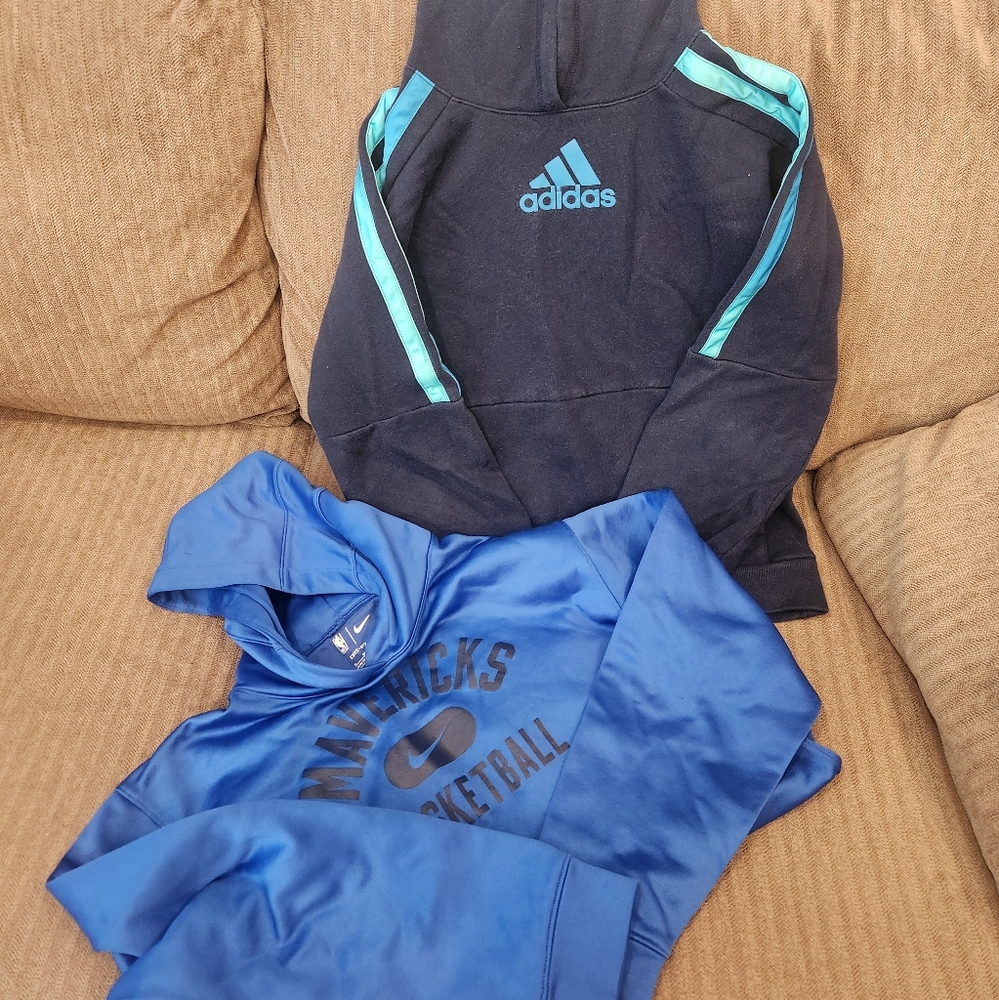 Set of 2 EUC hoodies. NBA Dallas Mavericks Nike Boys size XL. Adidas navy blue.
